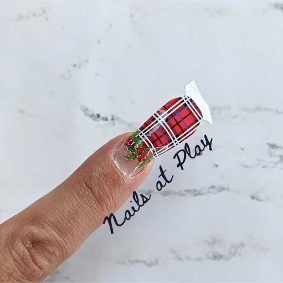 5 for $15 Nail Wraps- Mistletoe Plaid - Picture 2 of 3